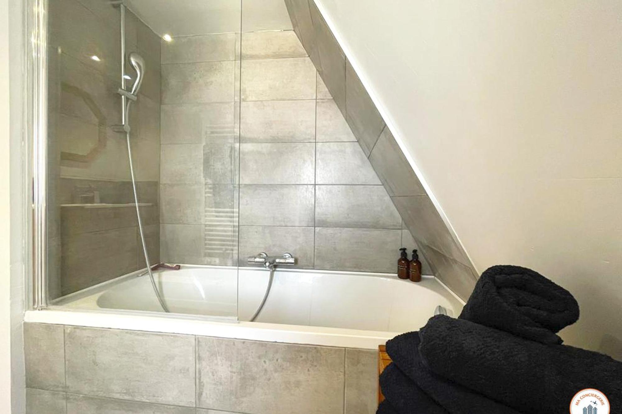 Le St-Laurent - Magnifique Triplex - Calme Caen Luaran gambar